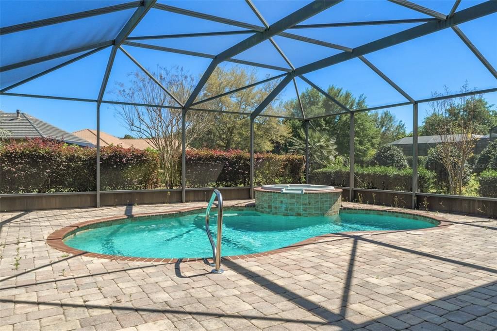 Recently Sold: $650,000 (3 beds, 2 baths, 2403 Square Feet)