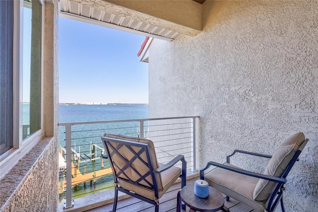 Active With Contract: $1,400,000 (3 beds, 3 baths, 2275 Square Feet)