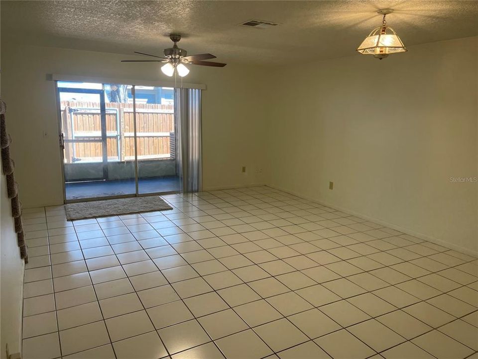 Recently Sold: $235,000 (2 beds, 2 baths, 1223 Square Feet)