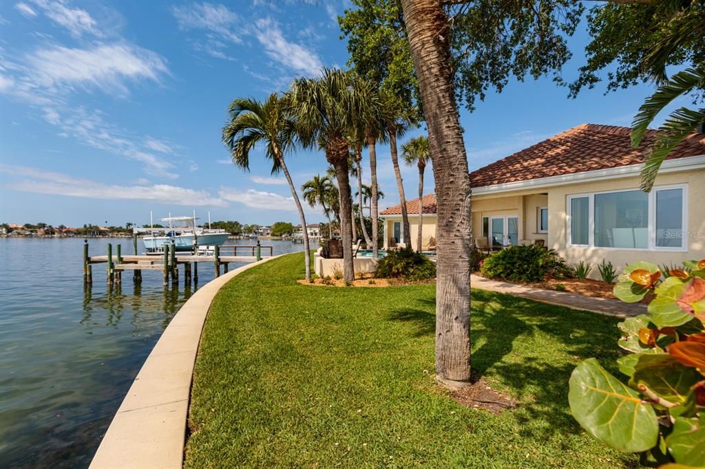Recently Sold: $2,600,000 (5 beds, 3 baths, 2812 Square Feet)
