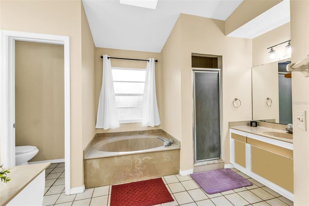 最近售出: $470,000 (4 贝兹, 3 浴室, 2504 平方英尺)