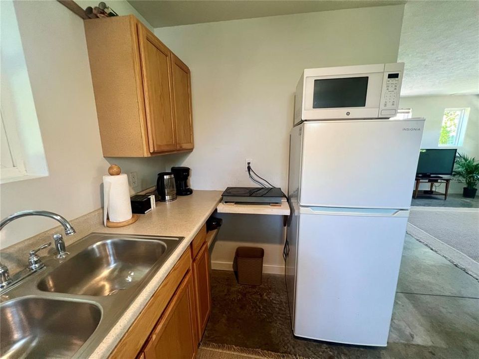 Recently Sold: $129,000 (1 beds, 1 baths, 572 Square Feet)