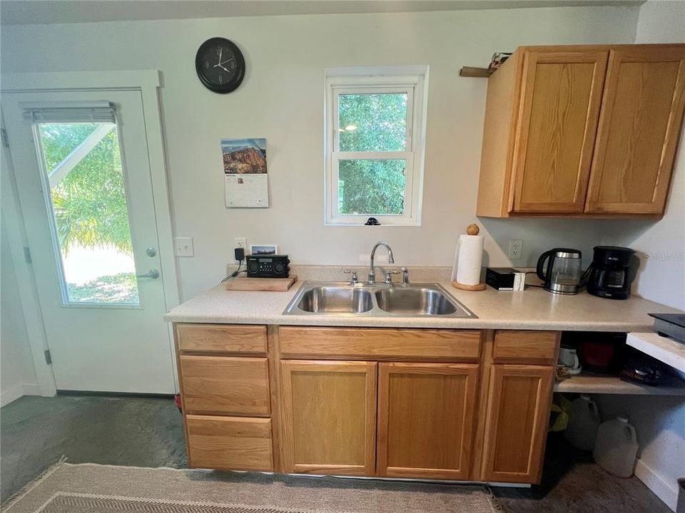 Recently Sold: $129,000 (1 beds, 1 baths, 572 Square Feet)