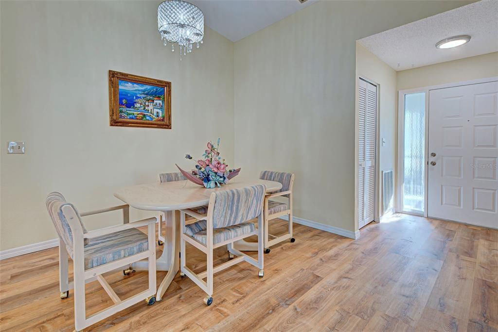 Active With Contract: $269,000 (2 beds, 2 baths, 1498 Square Feet)