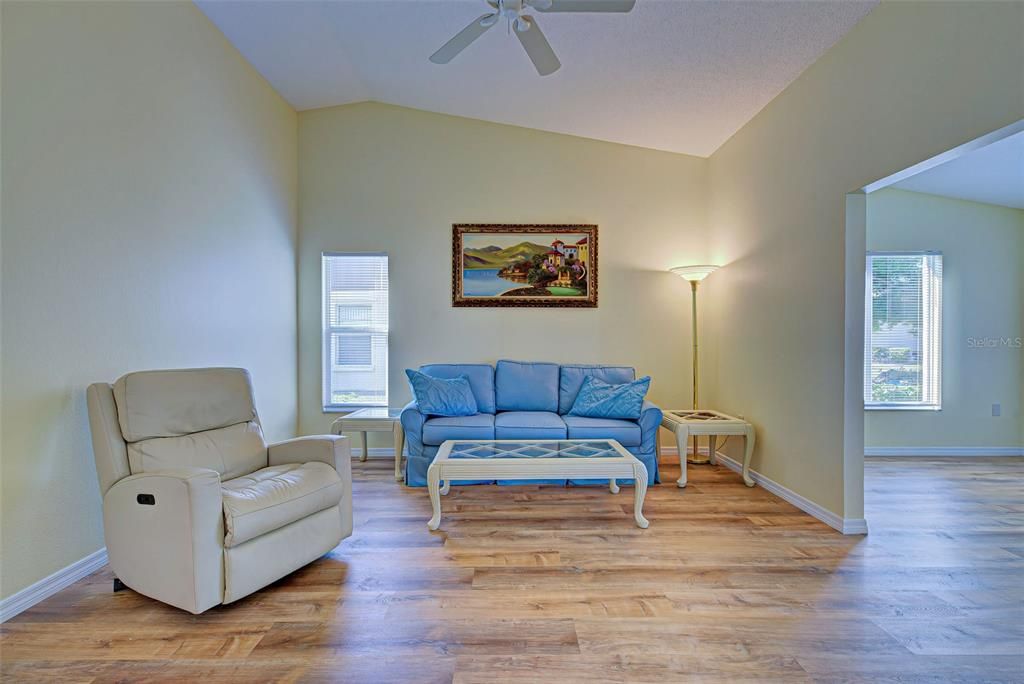 Active With Contract: $269,000 (2 beds, 2 baths, 1498 Square Feet)