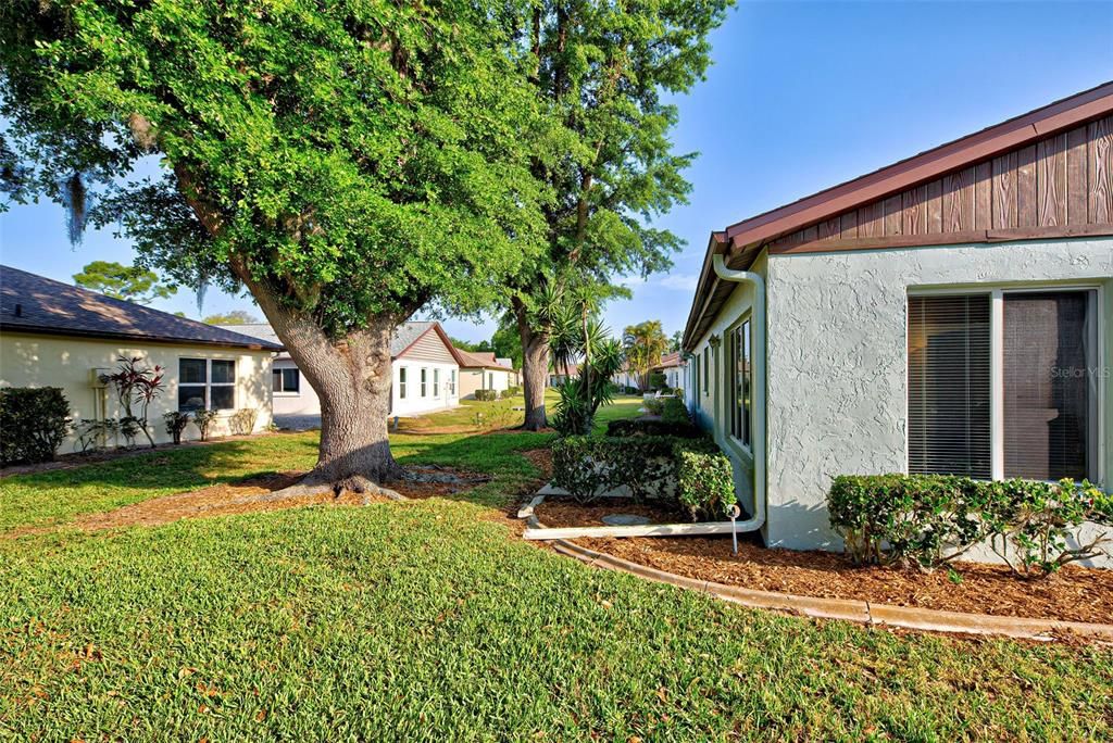 Active With Contract: $269,000 (2 beds, 2 baths, 1498 Square Feet)