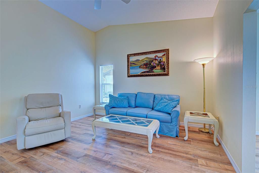 Active With Contract: $269,000 (2 beds, 2 baths, 1498 Square Feet)