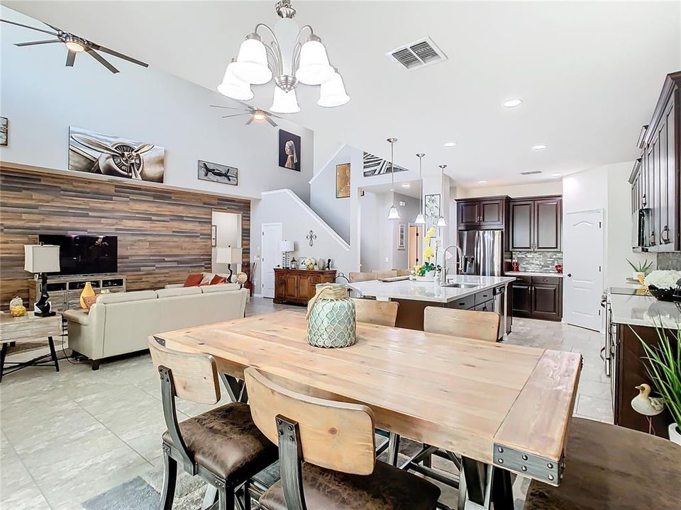 Recently Sold: $925,000 (4 beds, 3 baths, 3866 Square Feet)