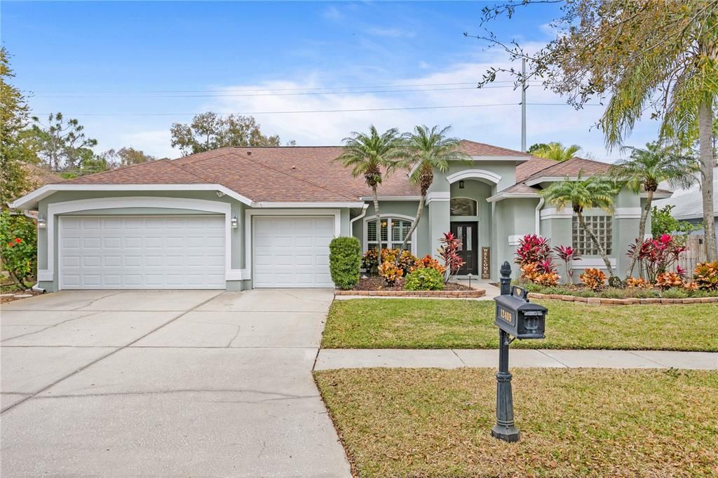 Recently Sold: $850,000 (4 beds, 3 baths, 2626 Square Feet)