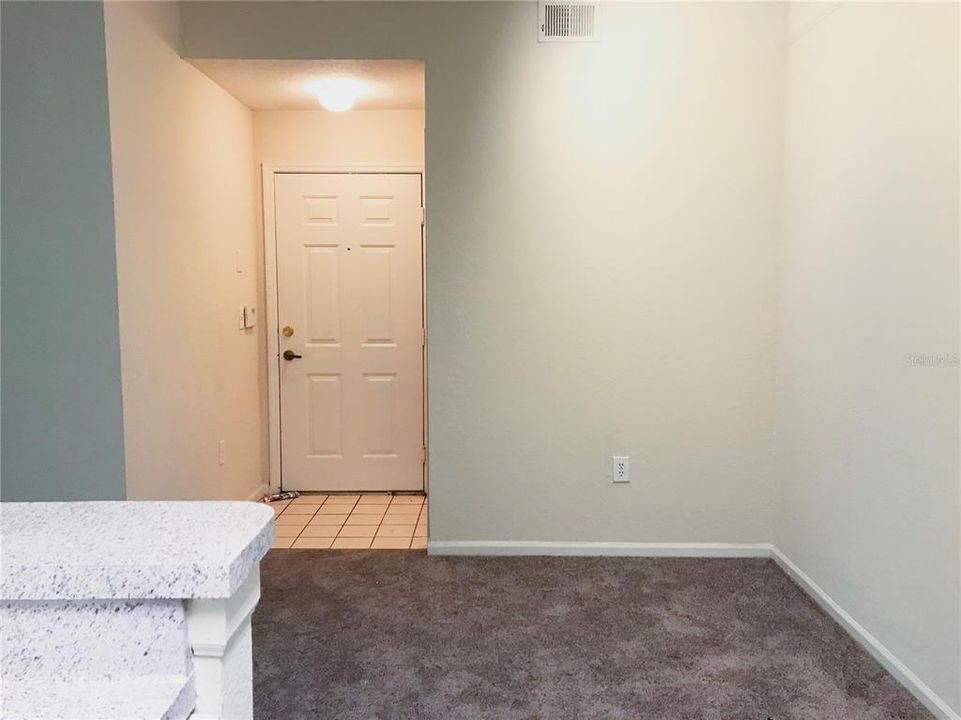 Active With Contract: $1,575 (2 beds, 2 baths, 1032 Square Feet)