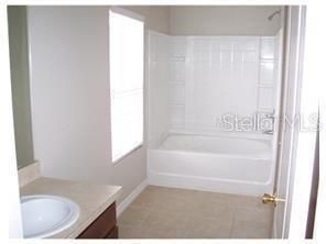 最近租的: $1,950 (2 贝兹, 2 浴室, 1216 平方英尺)