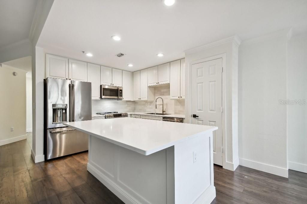 Active With Contract: $499,000 (3 beds, 3 baths, 1961 Square Feet)