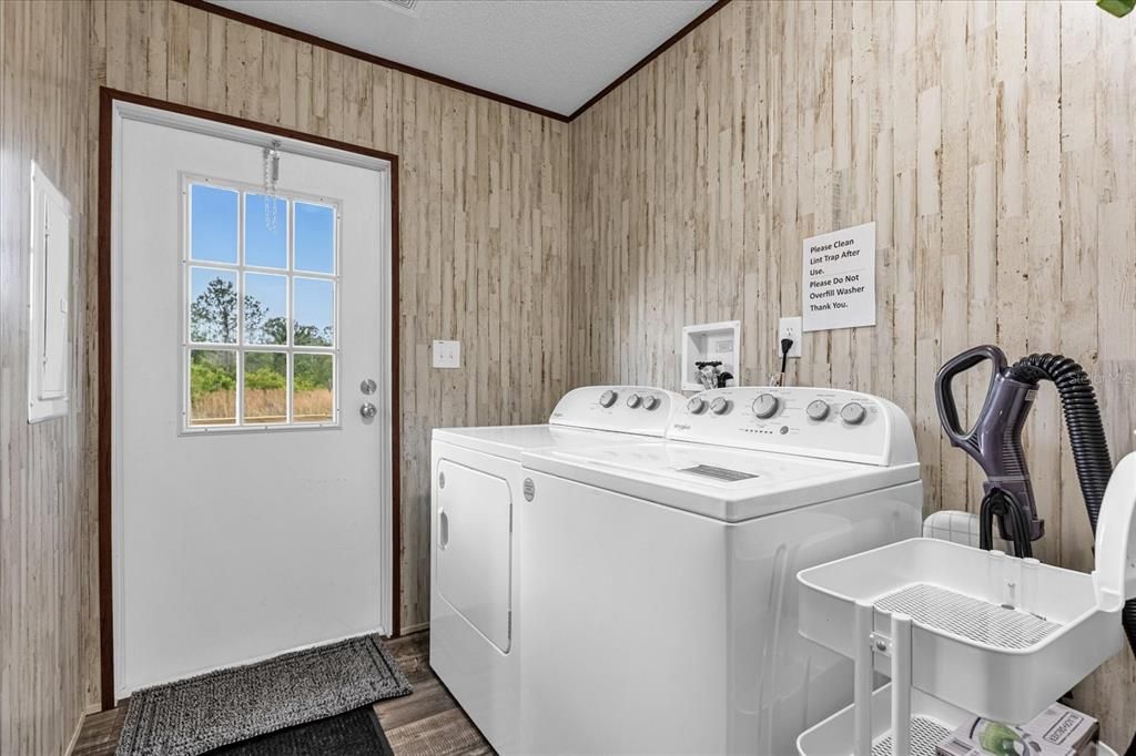 2nd Laundry room