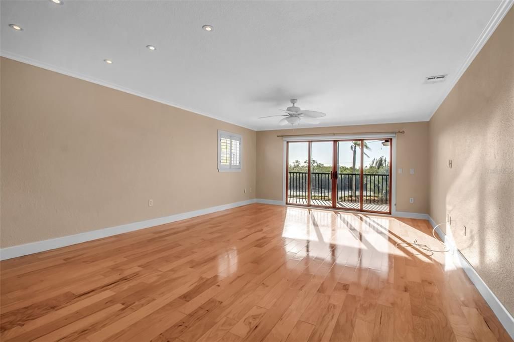 For Sale: $439,500 (2 beds, 2 baths, 1385 Square Feet)