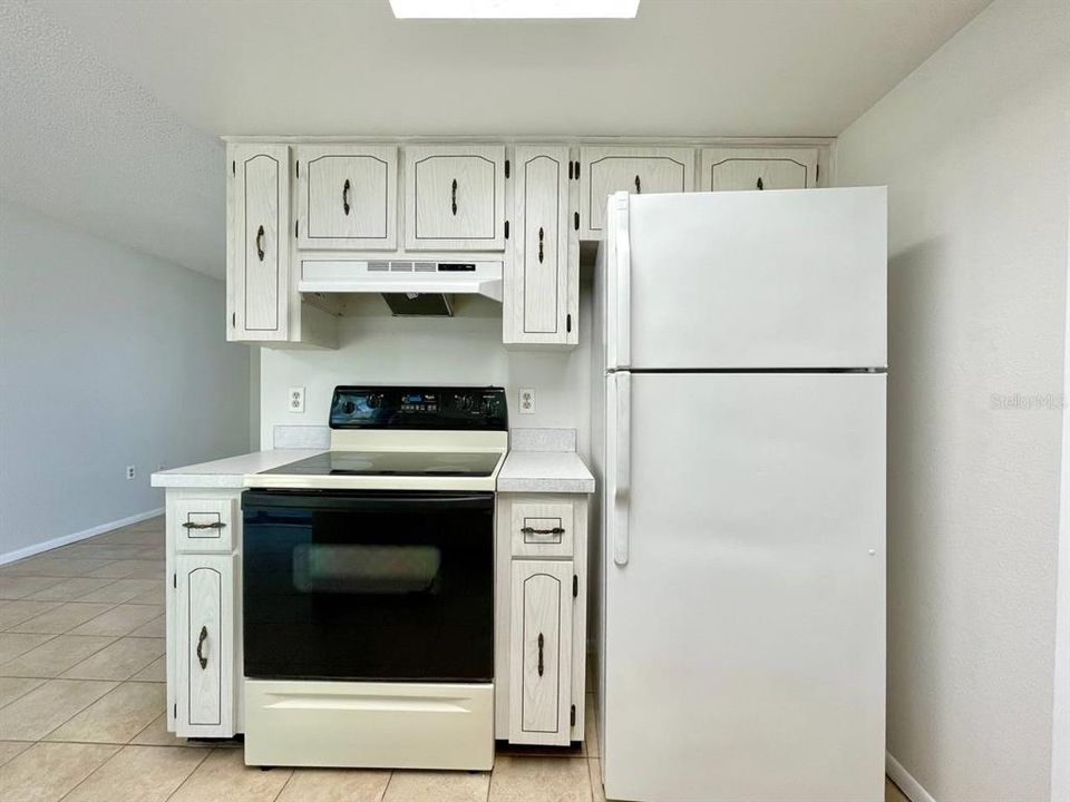 For Rent: $1,550 (2 beds, 1 baths, 704 Square Feet)