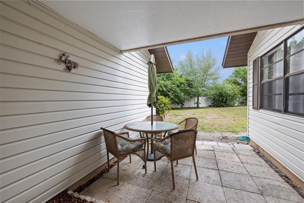 Active With Contract: $179,900 (2 beds, 2 baths, 875 Square Feet)