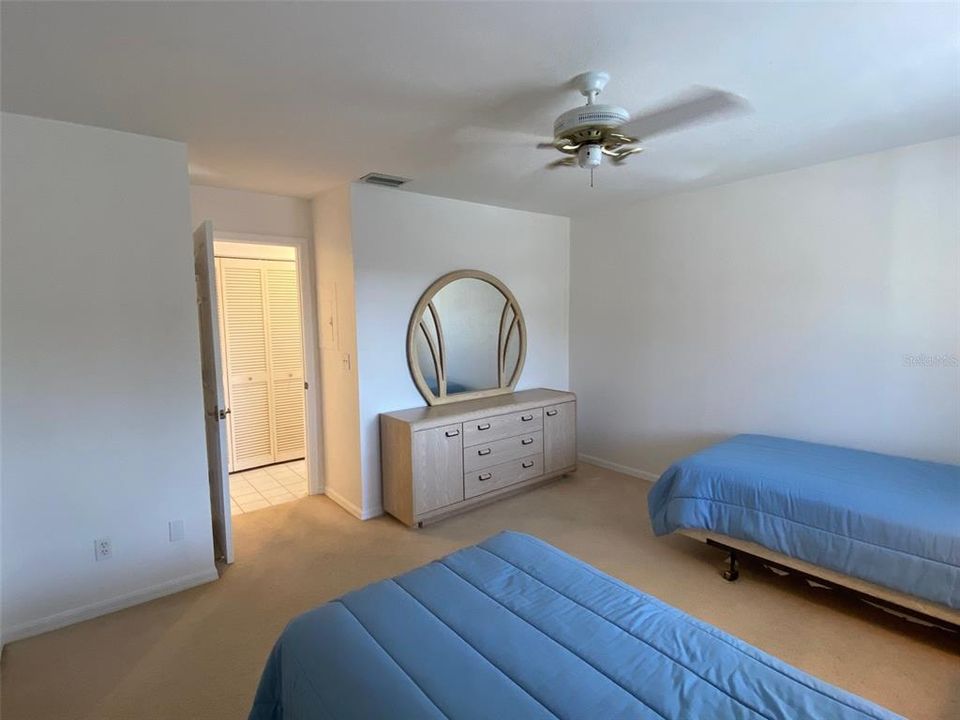 For Sale: $380,000 (2 beds, 2 baths, 1272 Square Feet)