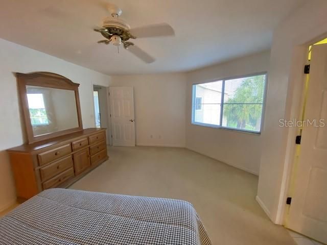 For Sale: $380,000 (2 beds, 2 baths, 1272 Square Feet)