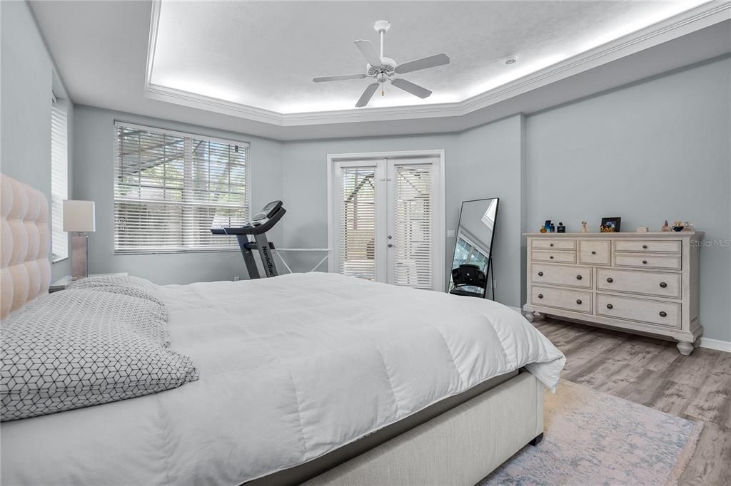 Active With Contract: $850,000 (5 beds, 4 baths, 3130 Square Feet)