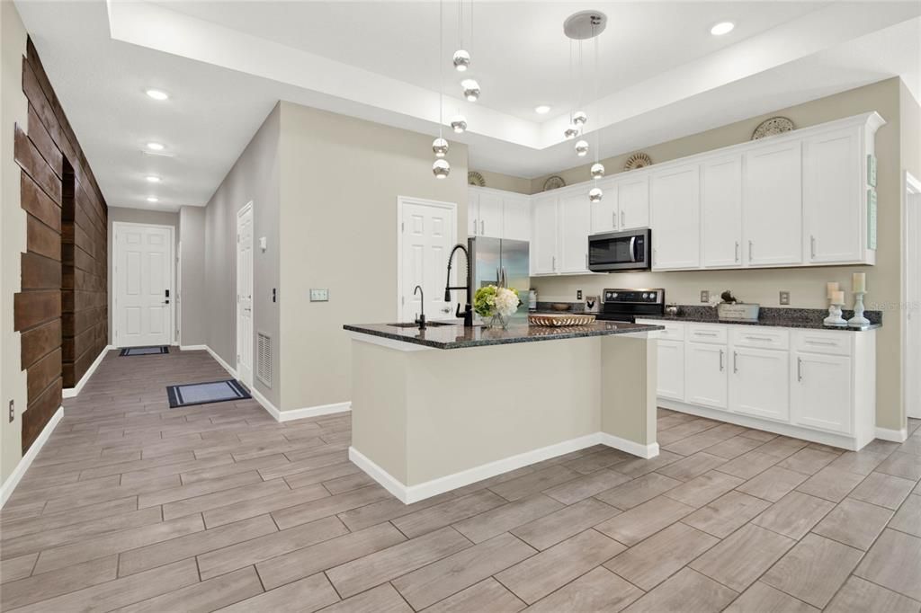 Active With Contract: $324,900 (3 beds, 2 baths, 1649 Square Feet)