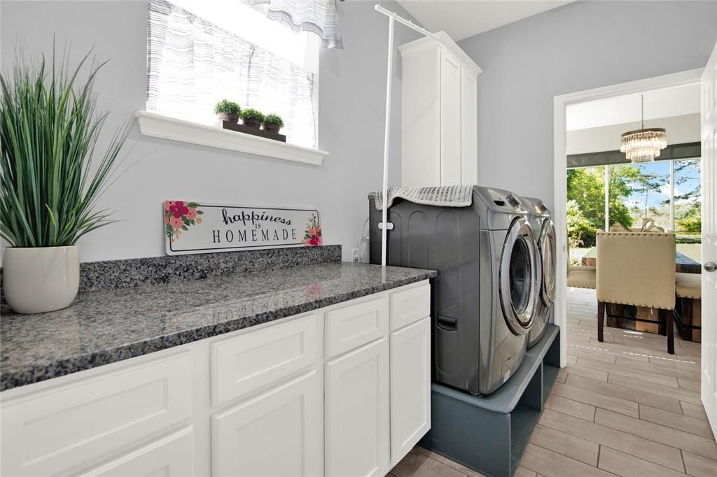 Active With Contract: $324,900 (3 beds, 2 baths, 1649 Square Feet)