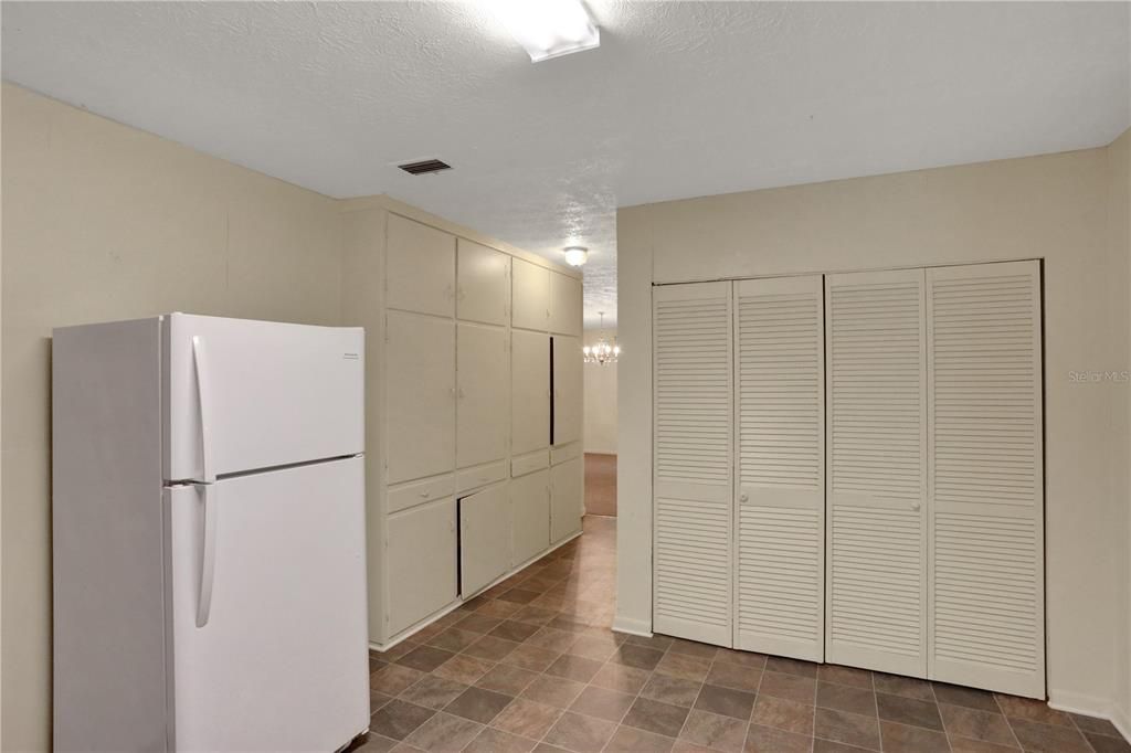 For Sale: $265,000 (3 beds, 2 baths, 2576 Square Feet)