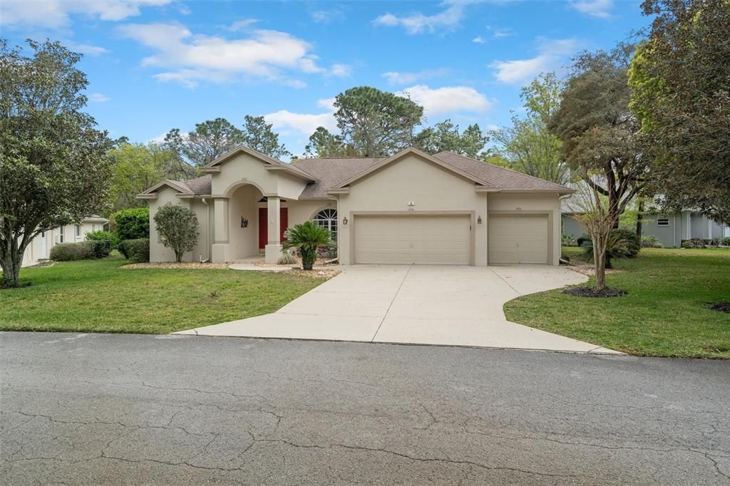 Recently Sold: $376,000 (3 beds, 2 baths, 2069 Square Feet)