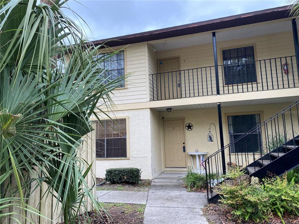 Recently Sold: $145,000 (2 beds, 2 baths, 968 Square Feet)