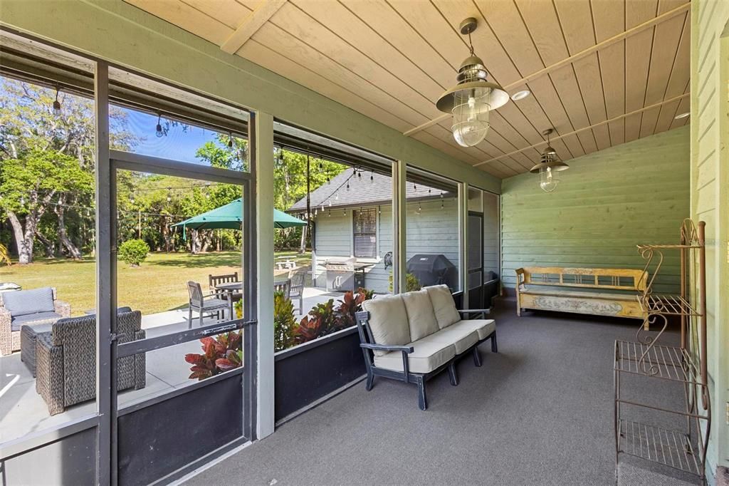 Active With Contract: $799,000 (4 beds, 2 baths, 2494 Square Feet)