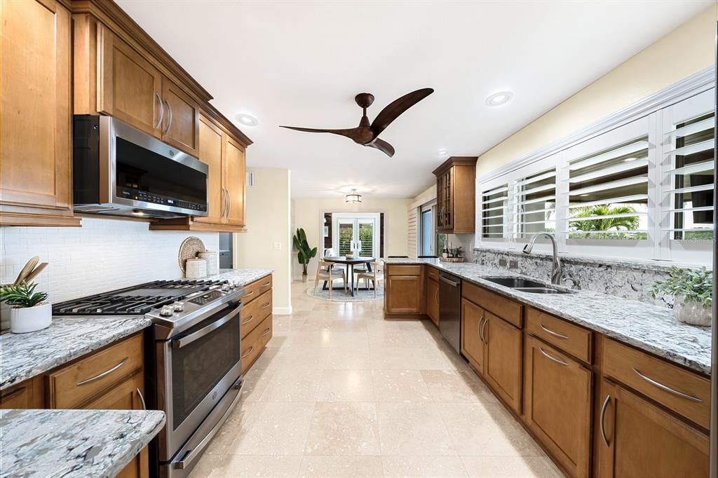 Active With Contract: $2,250,000 (4 beds, 3 baths, 2971 Square Feet)