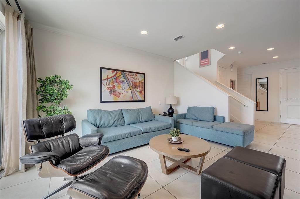 Recently Sold: $375,000 (3 beds, 2 baths, 1474 Square Feet)