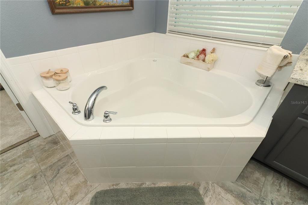 "his" garden soak tub