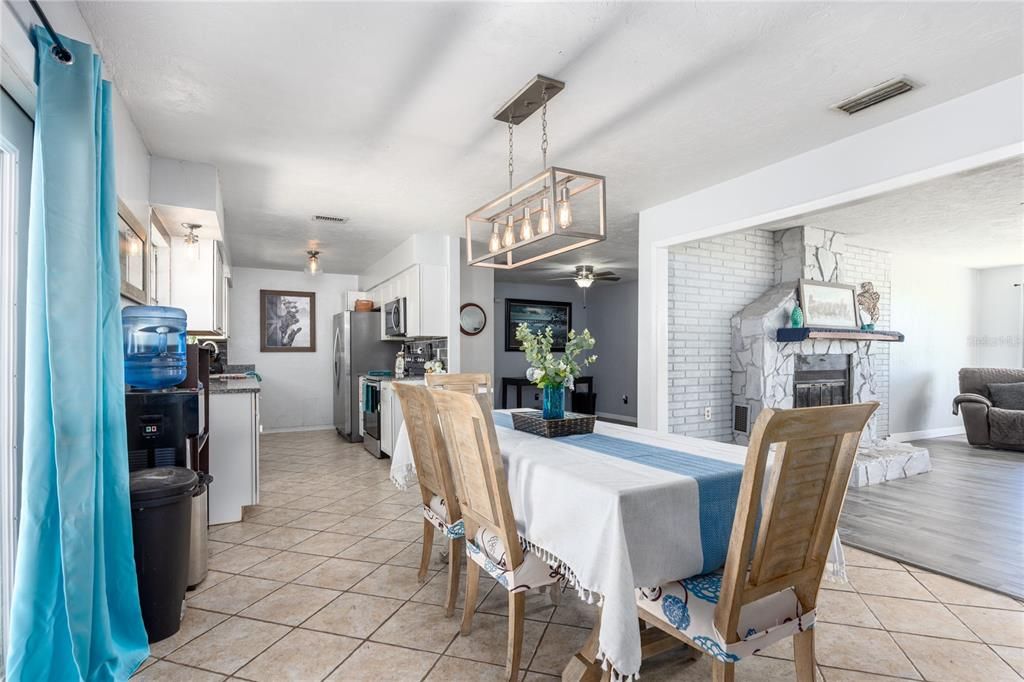 Active With Contract: $295,000 (4 beds, 2 baths, 1834 Square Feet)