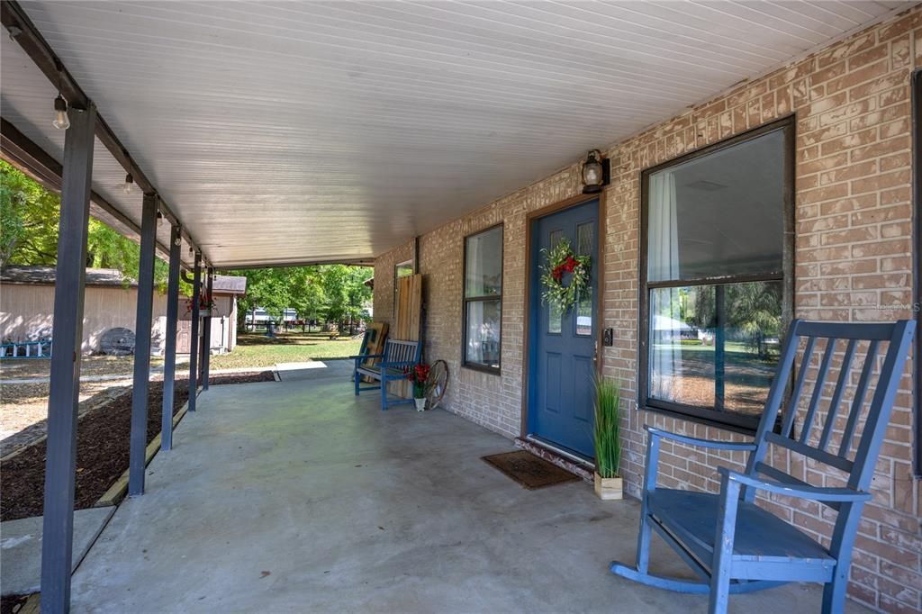 Active With Contract: $295,000 (4 beds, 2 baths, 1834 Square Feet)