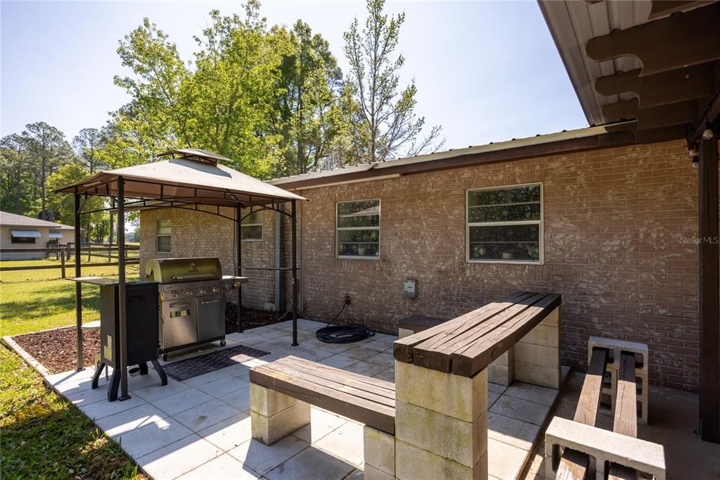 Active With Contract: $295,000 (4 beds, 2 baths, 1834 Square Feet)