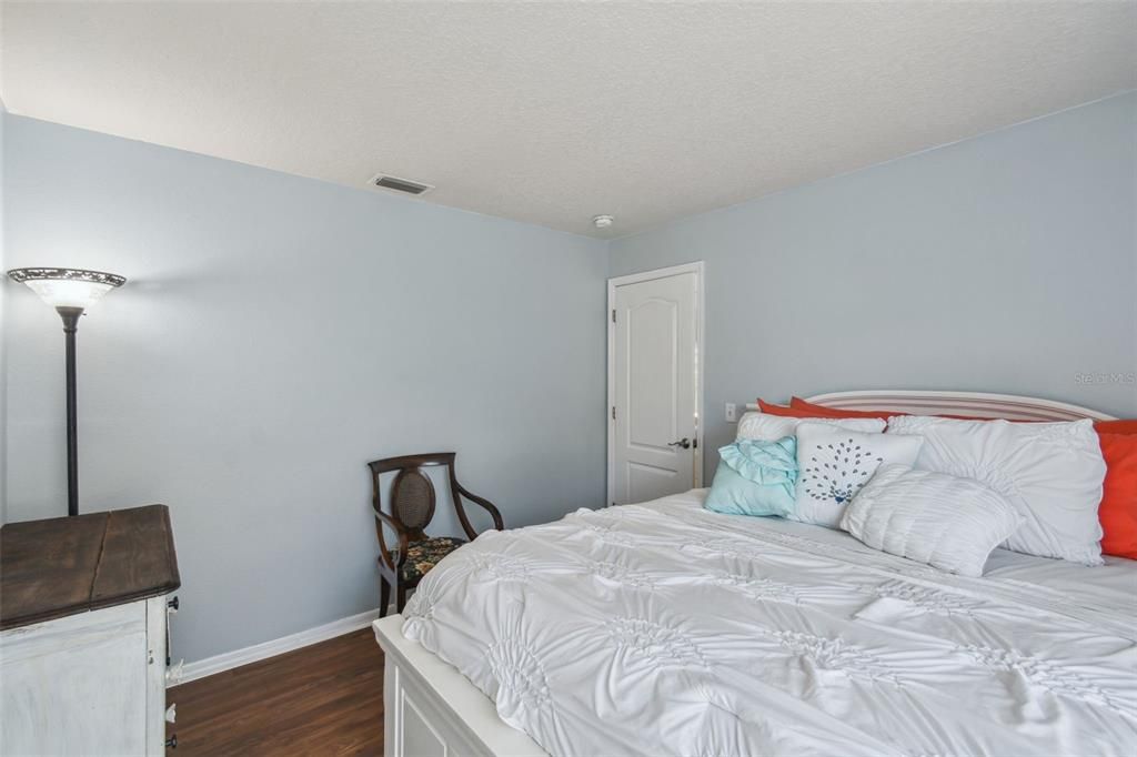 Active With Contract: $430,000 (3 beds, 2 baths, 1535 Square Feet)