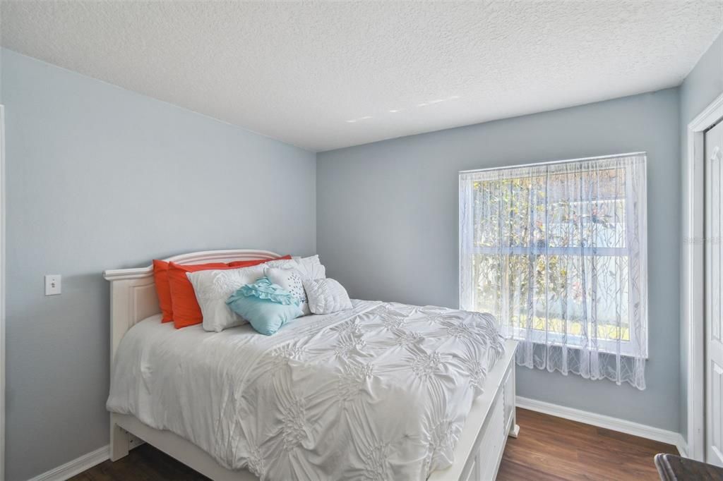 Recently Sold: $430,000 (3 beds, 2 baths, 1535 Square Feet)