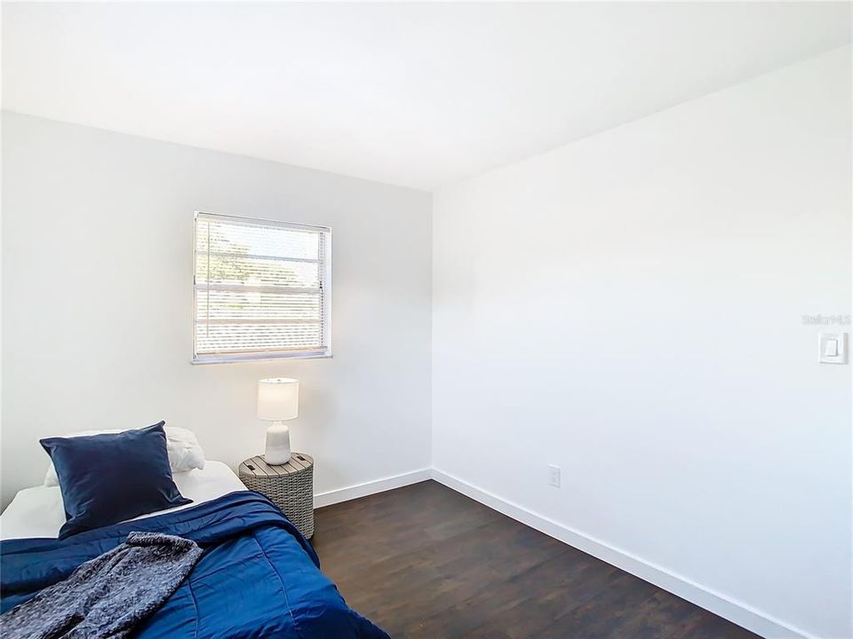 Active With Contract: $439,900 (3 beds, 2 baths, 1375 Square Feet)