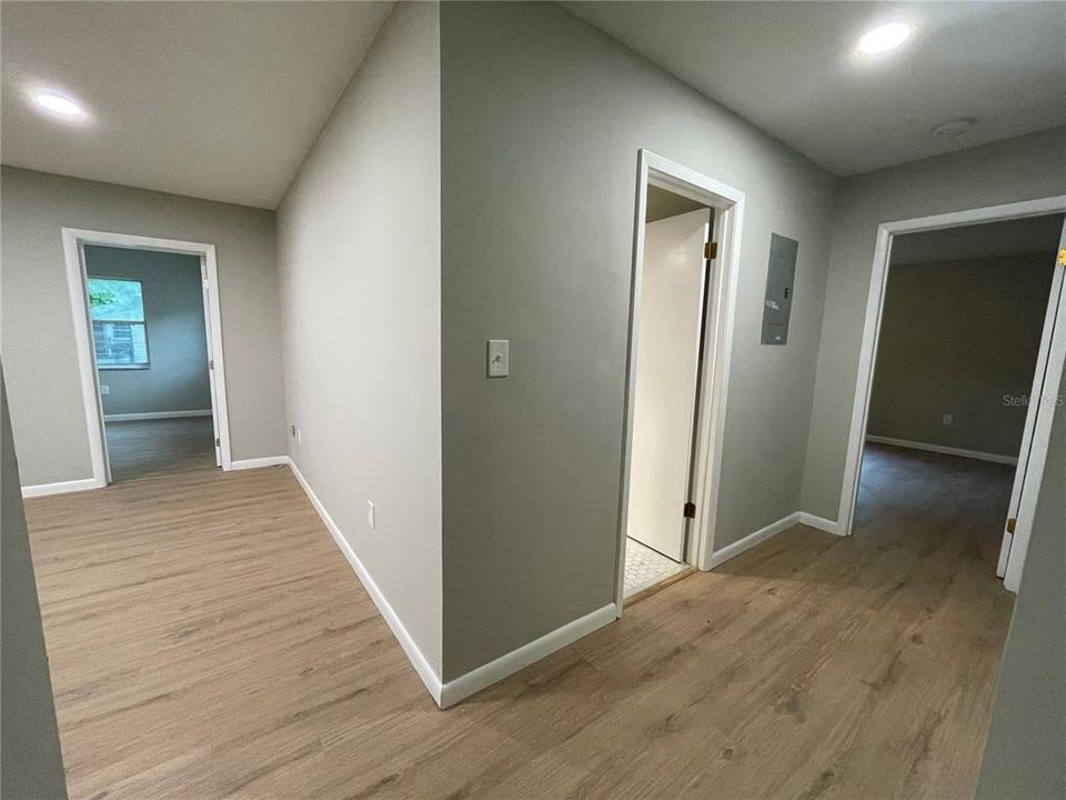 For Sale: $274,900 (2 beds, 2 baths, 1408 Square Feet)
