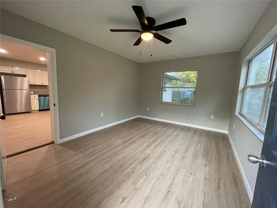 For Sale: $274,900 (2 beds, 2 baths, 1408 Square Feet)