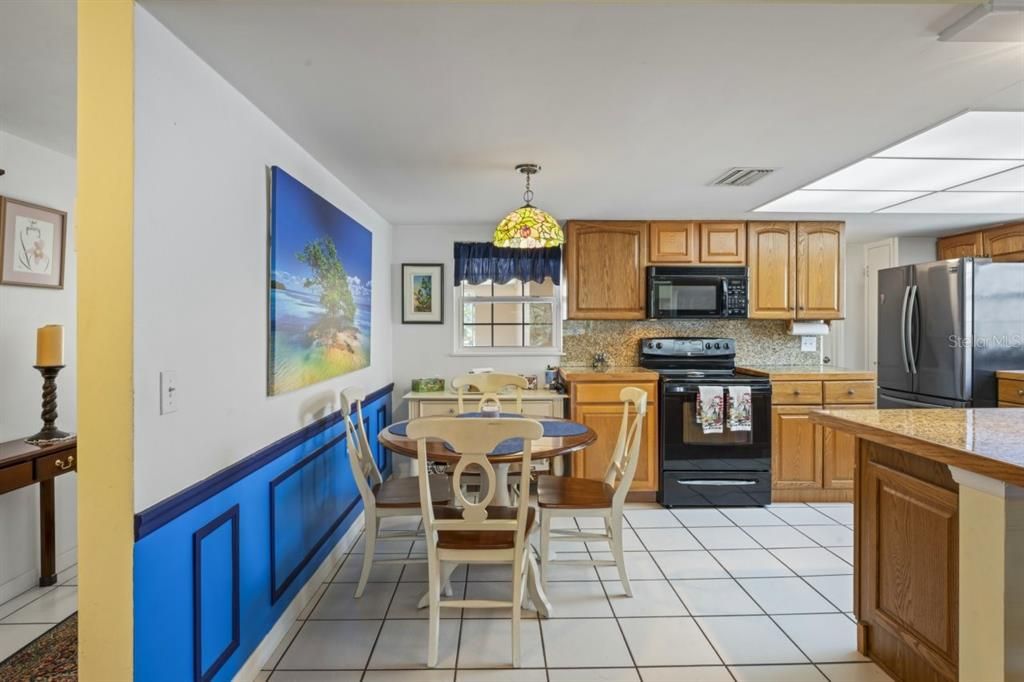 Recently Sold: $425,000 (2 beds, 2 baths, 1360 Square Feet)