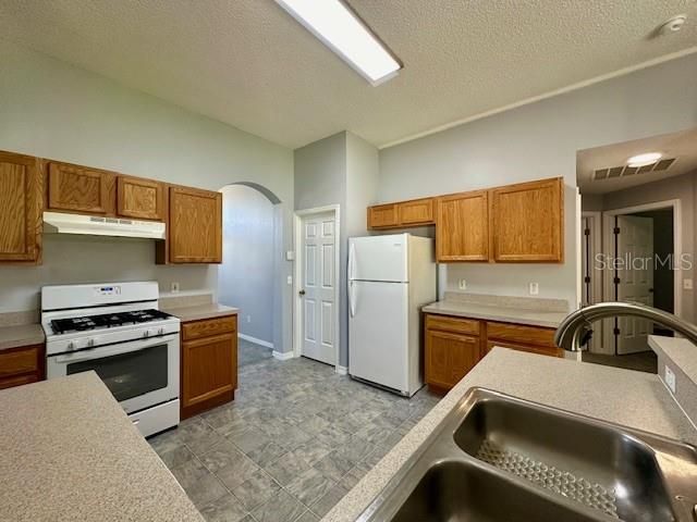 For Rent: $2,200 (3 beds, 2 baths, 1809 Square Feet)