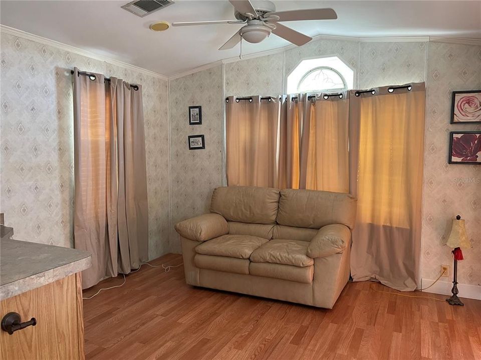 For Sale: $174,900 (1 beds, 1 baths, 504 Square Feet)