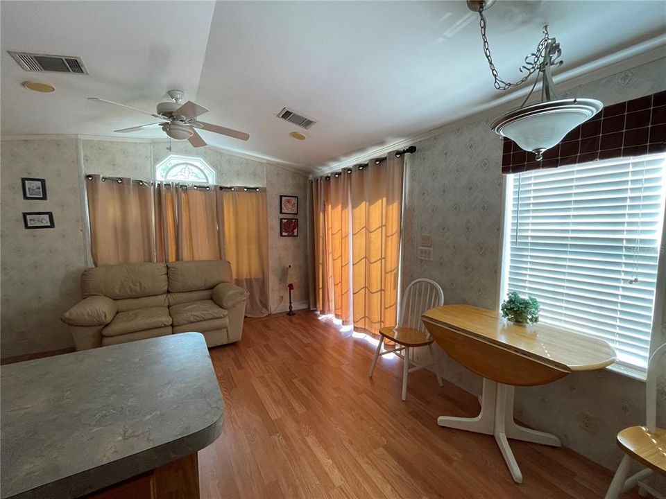 For Sale: $184,900 (1 beds, 1 baths, 504 Square Feet)