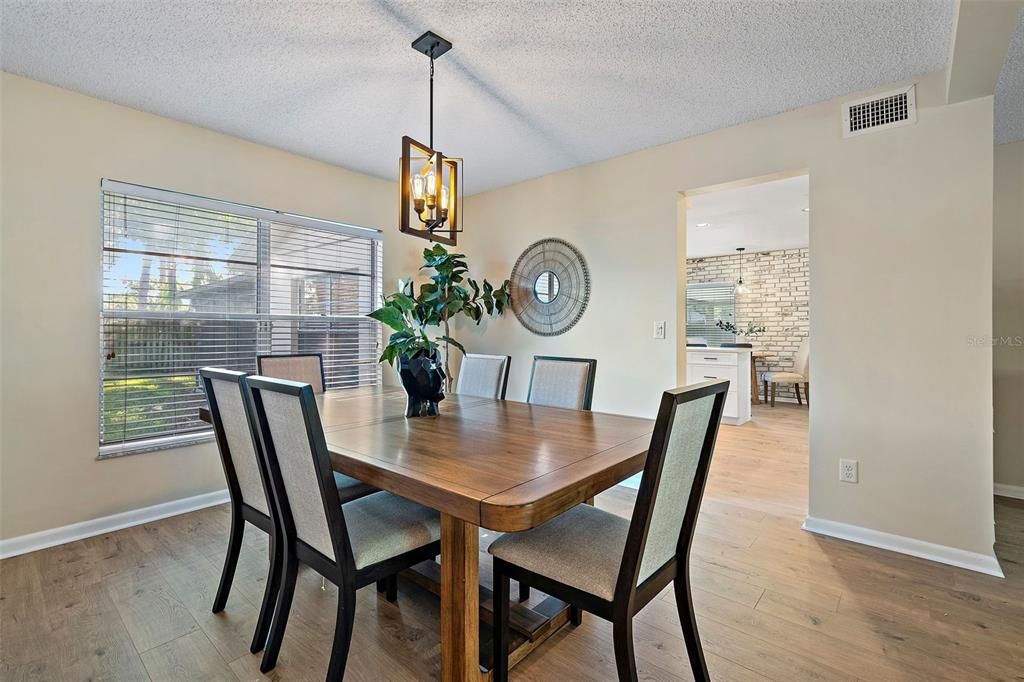 Active With Contract: $525,000 (4 beds, 2 baths, 1951 Square Feet)