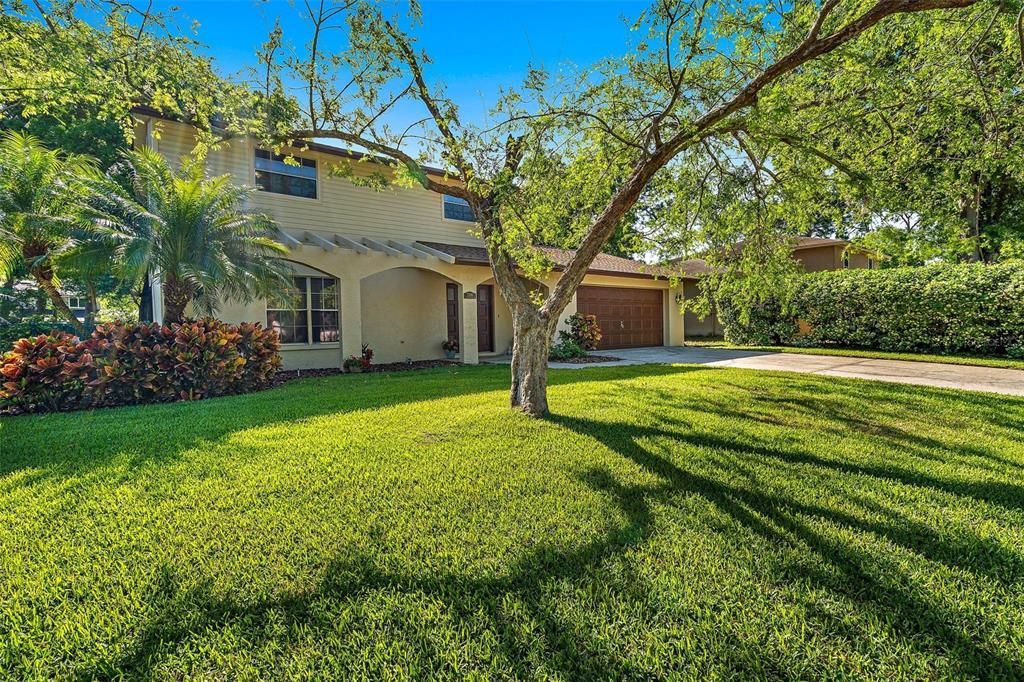 Active With Contract: $525,000 (4 beds, 2 baths, 1951 Square Feet)