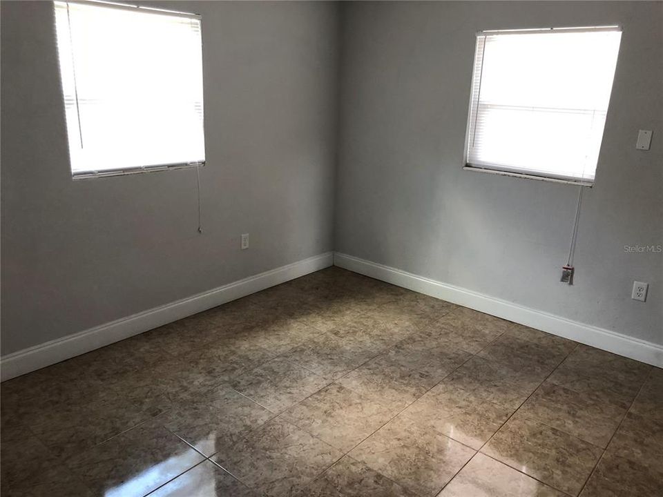 Recently Rented: $1,745 (2 beds, 1 baths, 780 Square Feet)