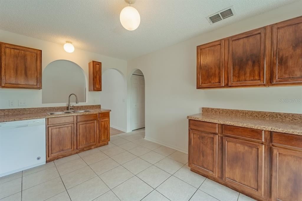 Active With Contract: $2,200 (4 beds, 3 baths, 1376 Square Feet)