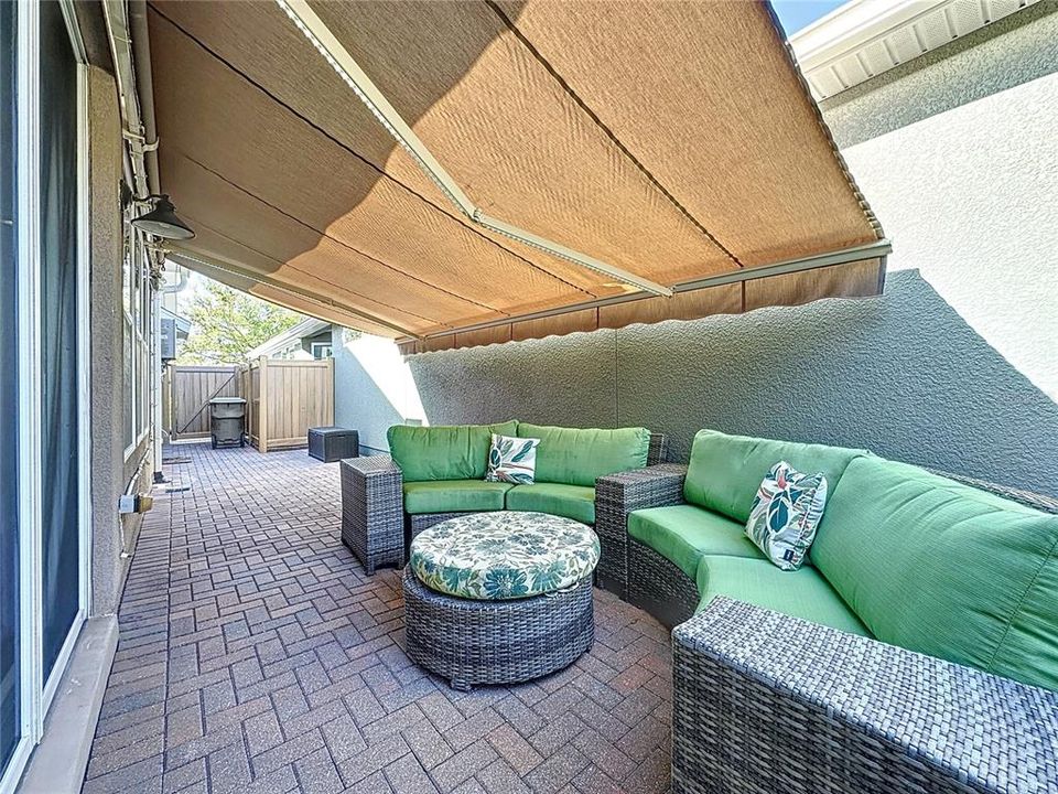 THE SUNSETTER SHADE provides comfort even on the warmest days