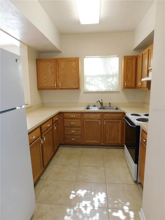 For Rent: $1,900 (3 beds, 3 baths, 1268 Square Feet)